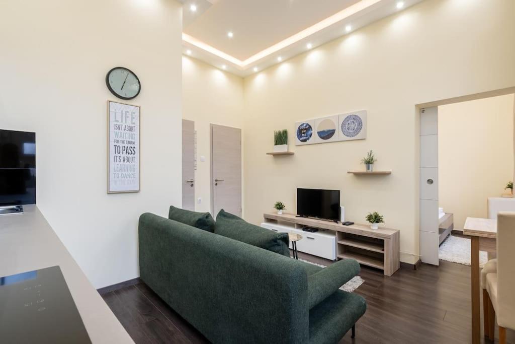Peppy Home Of Harmony Budapest Exterior foto